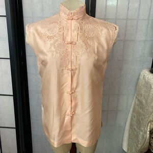 Peacock Brand Silk Hand Embroidered Women Peach/Pink Color Range Top 34 VTG 50s